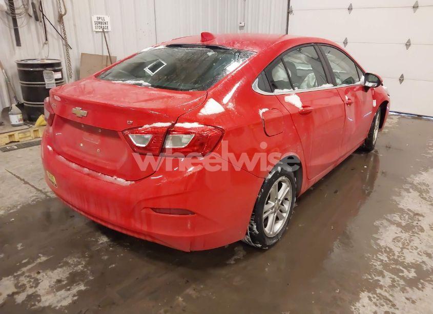 Photo 4 of 2018 Chevrolet Cruze LT AUTO (VIN 1G1BE5SM7J7164399)