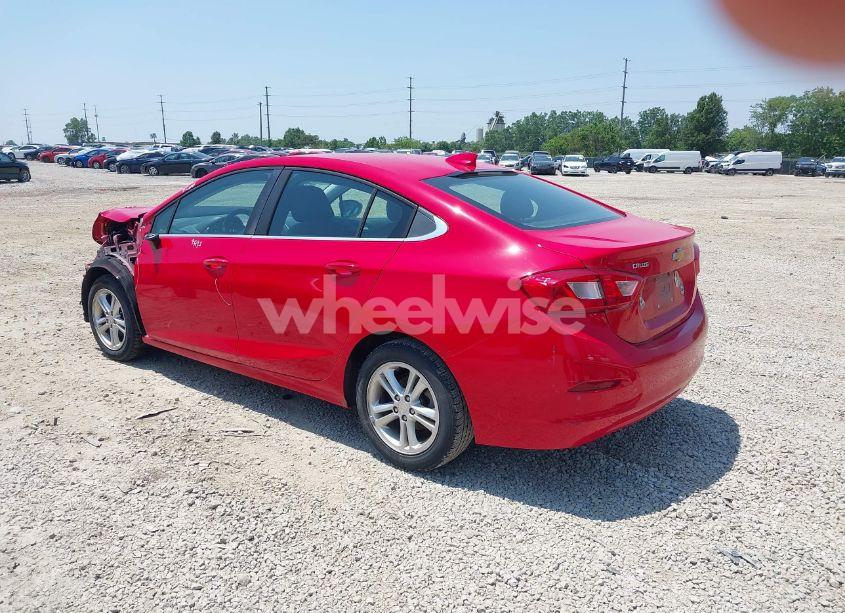 Photo 3 of 2018 Chevrolet Cruze LT AUTO (VIN 1G1BE5SM7J7165214)