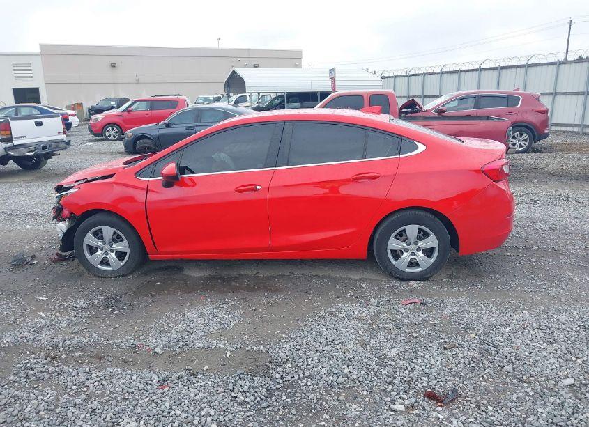 Photo 14 of 2018 Chevrolet Cruze LT AUTO (VIN 1G1BE5SM7J7166427)