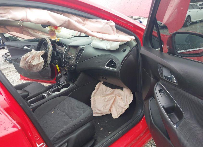 Photo 5 of 2018 Chevrolet Cruze LT AUTO (VIN 1G1BE5SM7J7166427)