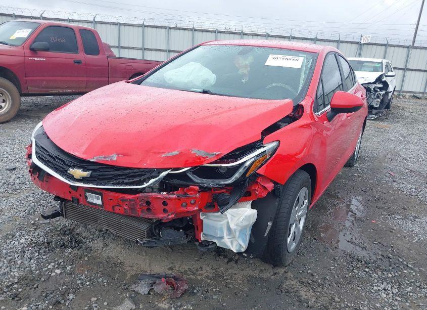 Photo 6 of 2018 Chevrolet Cruze LT AUTO (VIN 1G1BE5SM7J7166427)