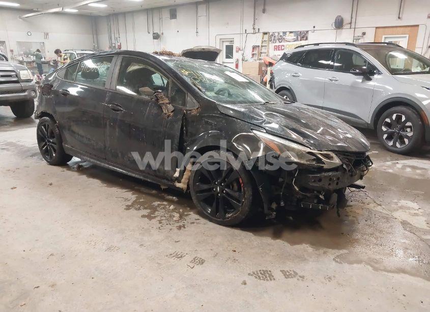 2018 Chevrolet Cruze LT AUTO (VIN 1G1BE5SM7J7167724) main photo