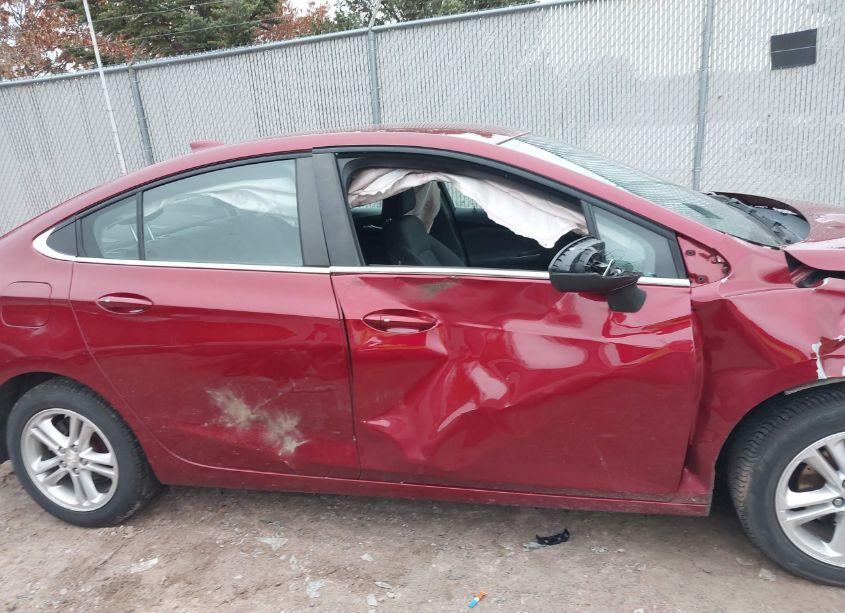 Photo 13 of 2018 Chevrolet Cruze LT AUTO (VIN 1G1BE5SM7J7175032)