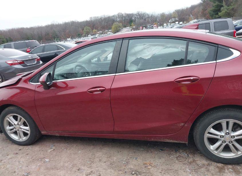 Photo 14 of 2018 Chevrolet Cruze LT AUTO (VIN 1G1BE5SM7J7175032)