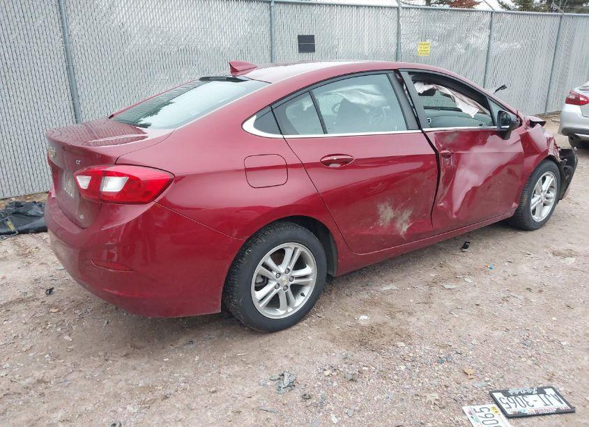 Photo 4 of 2018 Chevrolet Cruze LT AUTO (VIN 1G1BE5SM7J7175032)