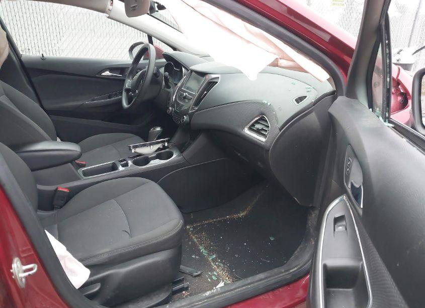 Photo 5 of 2018 Chevrolet Cruze LT AUTO (VIN 1G1BE5SM7J7175032)