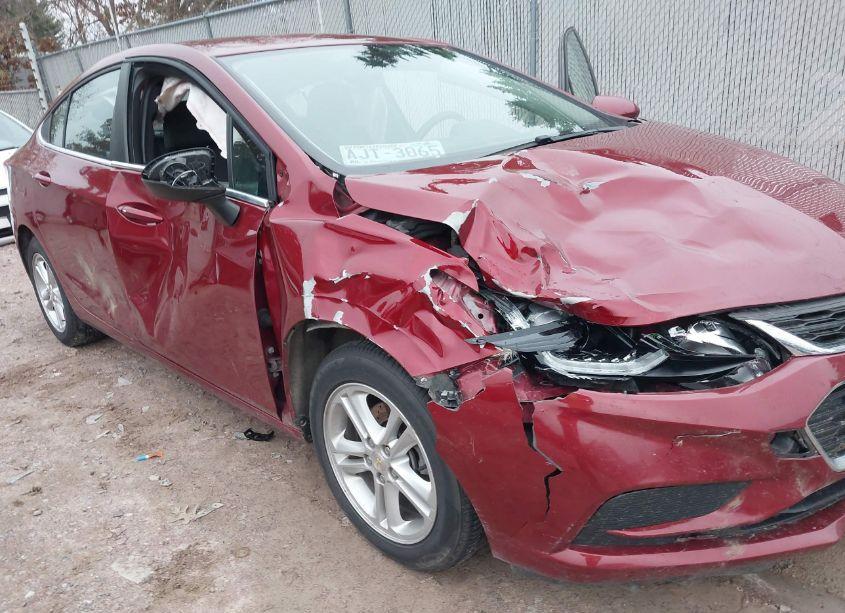 Photo 6 of 2018 Chevrolet Cruze LT AUTO (VIN 1G1BE5SM7J7175032)