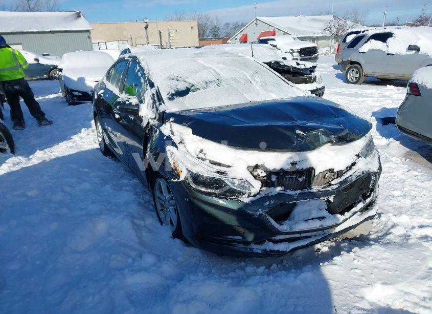 2018 Chevrolet Cruze LT AUTO (VIN 1G1BE5SM7J7186287) main photo