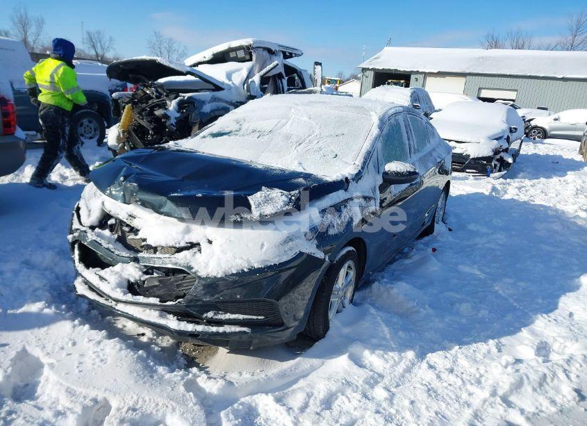 Photo 2 of 2018 Chevrolet Cruze LT AUTO (VIN 1G1BE5SM7J7186287)