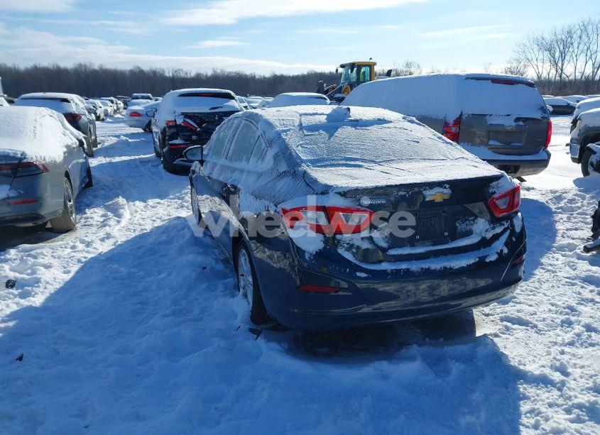 Photo 3 of 2018 Chevrolet Cruze LT AUTO (VIN 1G1BE5SM7J7186287)