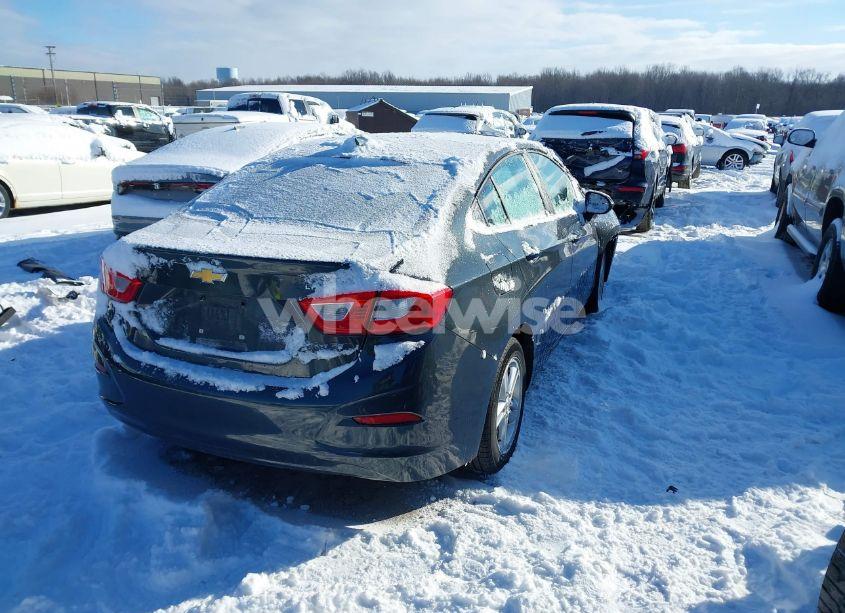 Photo 4 of 2018 Chevrolet Cruze LT AUTO (VIN 1G1BE5SM7J7186287)