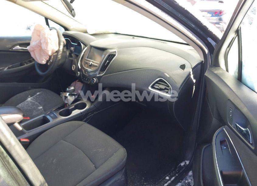 Photo 5 of 2018 Chevrolet Cruze LT AUTO (VIN 1G1BE5SM7J7186287)