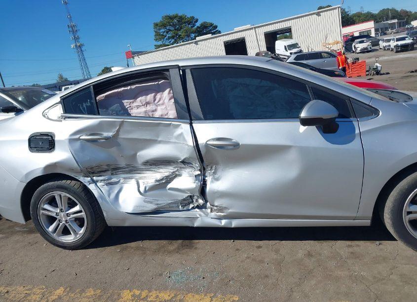 Photo 13 of 2018 Chevrolet Cruze LT AUTO (VIN 1G1BE5SM7J7197158)