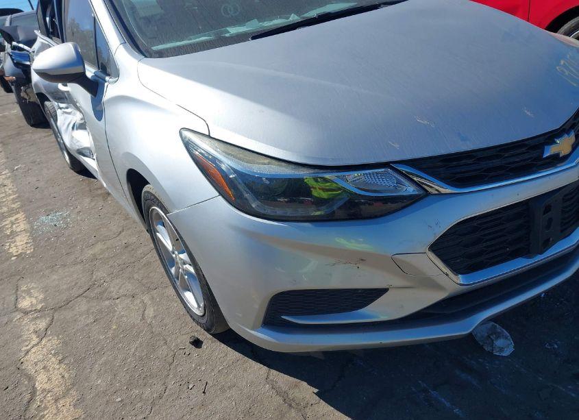 Photo 18 of 2018 Chevrolet Cruze LT AUTO (VIN 1G1BE5SM7J7197158)