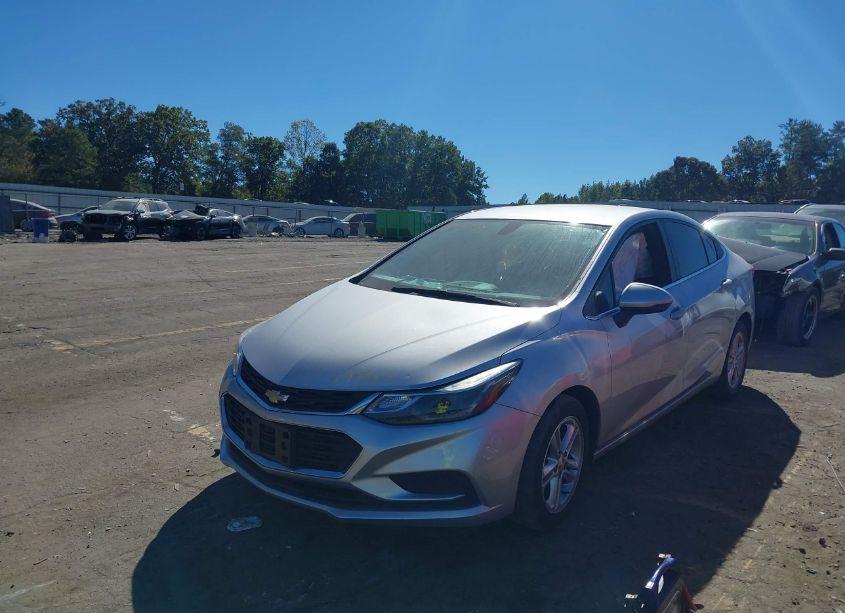 Photo 2 of 2018 Chevrolet Cruze LT AUTO (VIN 1G1BE5SM7J7197158)