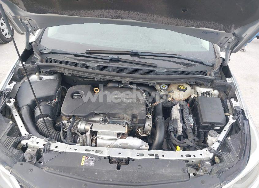 Photo 10 of 2018 Chevrolet Cruze LT AUTO (VIN 1G1BE5SM7J7199377)