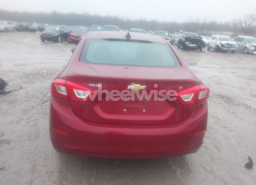 Photo 16 of 2018 Chevrolet Cruze LT AUTO (VIN 1G1BE5SM7J7216436)