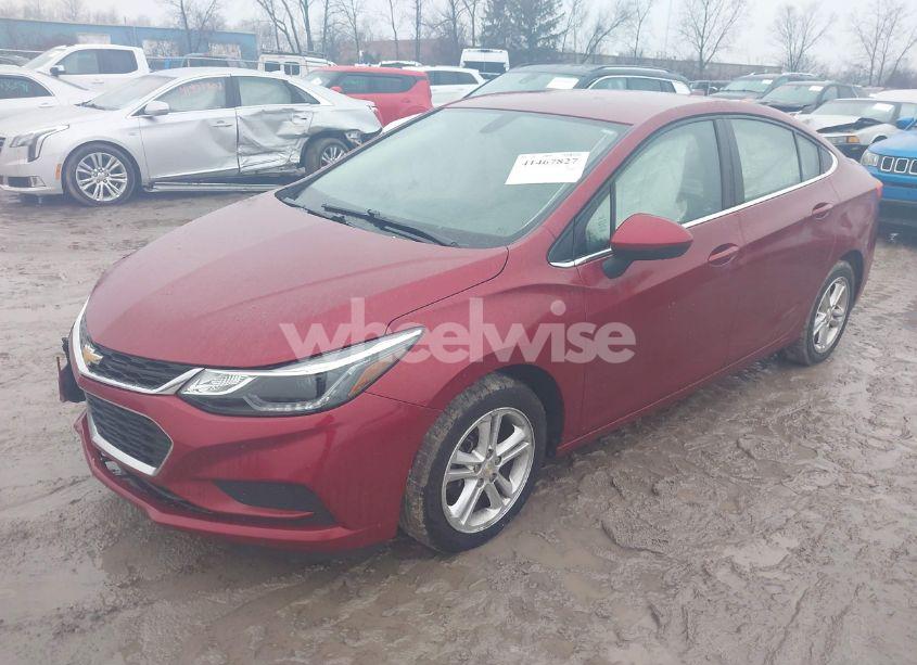 Photo 2 of 2018 Chevrolet Cruze LT AUTO (VIN 1G1BE5SM7J7216436)