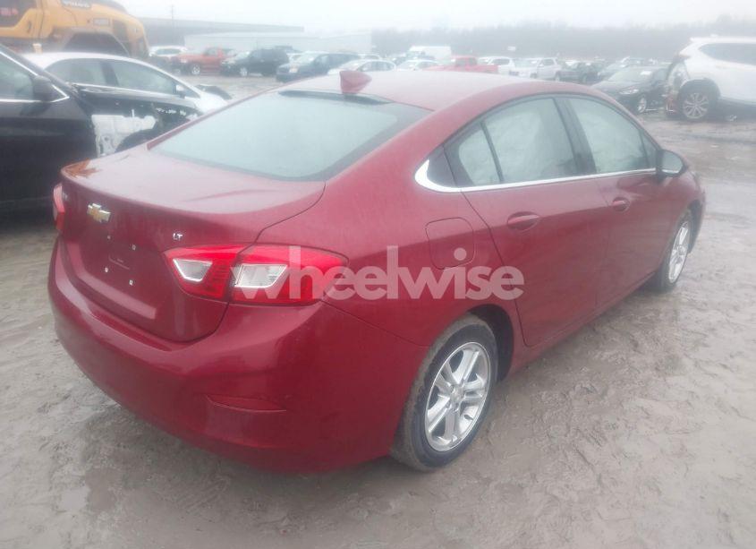 Photo 4 of 2018 Chevrolet Cruze LT AUTO (VIN 1G1BE5SM7J7216436)