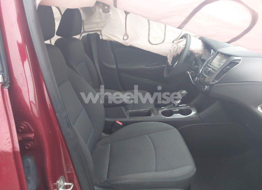 Photo 5 of 2018 Chevrolet Cruze LT AUTO (VIN 1G1BE5SM7J7216436)