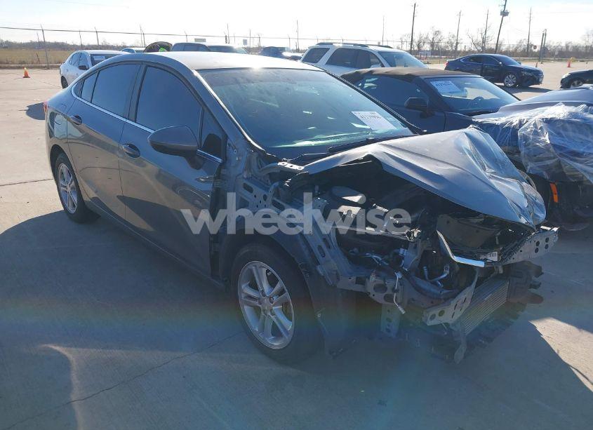 2018 Chevrolet Cruze LT AUTO (VIN 1G1BE5SM7J7238016) main photo