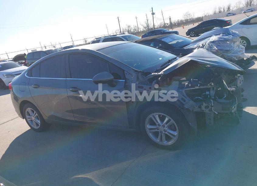 Photo 13 of 2018 Chevrolet Cruze LT AUTO (VIN 1G1BE5SM7J7238016)