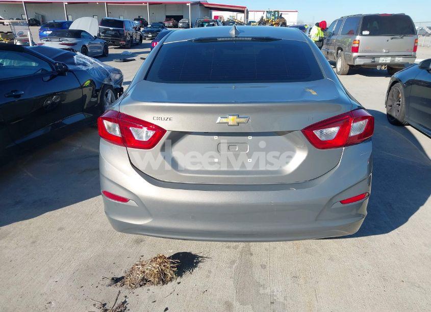 Photo 16 of 2018 Chevrolet Cruze LT AUTO (VIN 1G1BE5SM7J7238016)