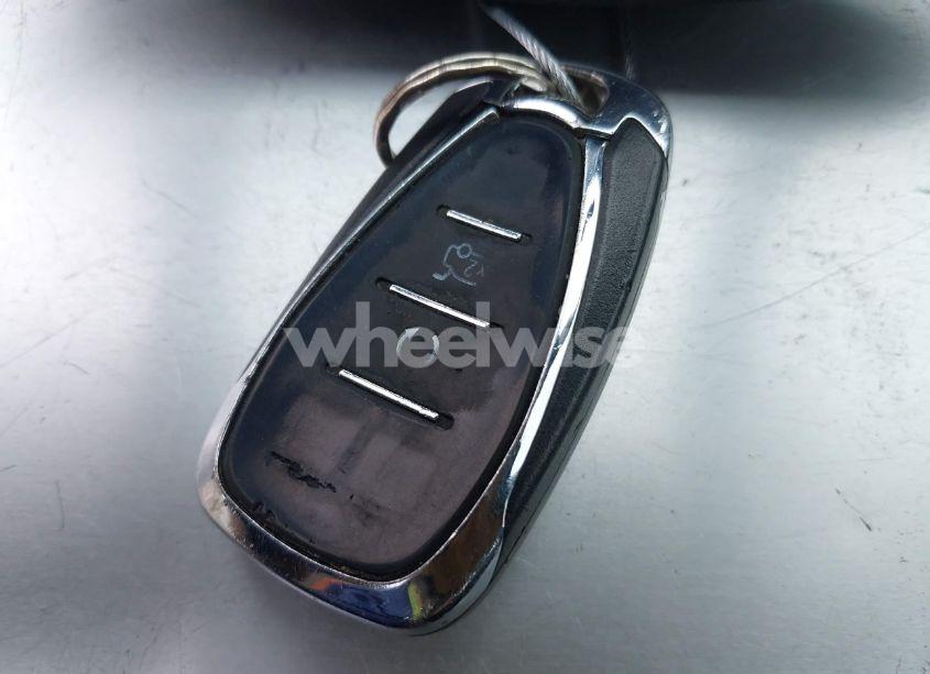 Photo 11 of 2019 Chevrolet Cruze LT (VIN 1G1BE5SM7K7104382)