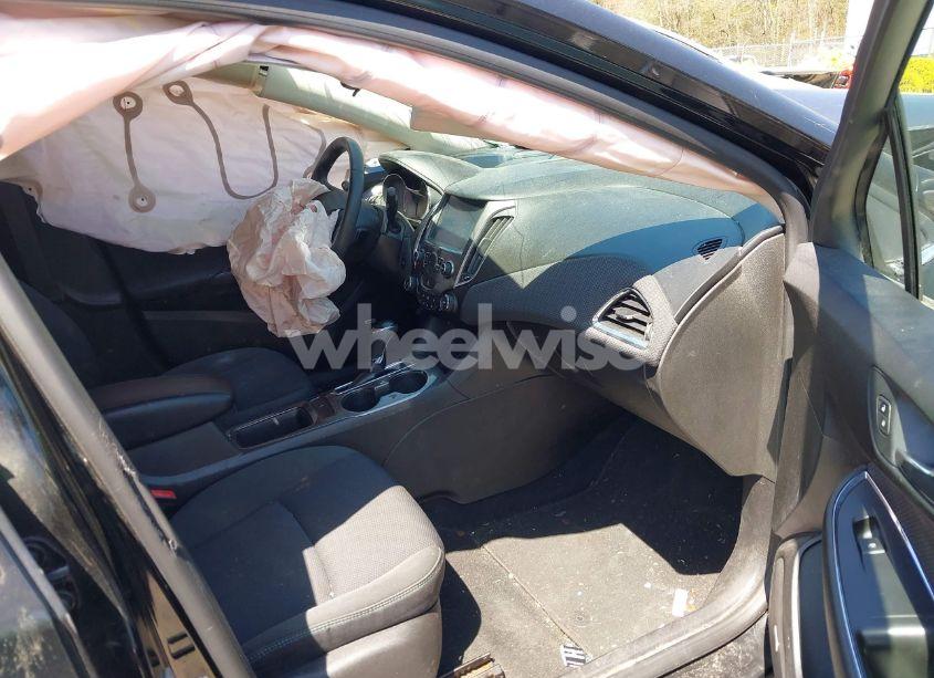 Photo 5 of 2016 Chevrolet Cruze LT AUTO (VIN 1G1BE5SM8G7241662)