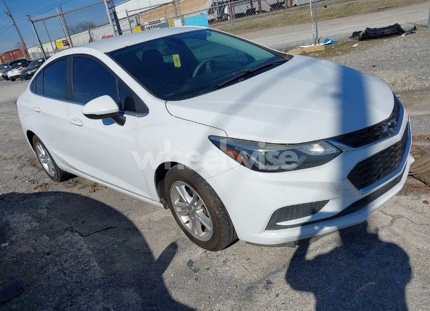 2017 Chevrolet Cruze LT AUTO (VIN 1G1BE5SM8H7100172) main photo