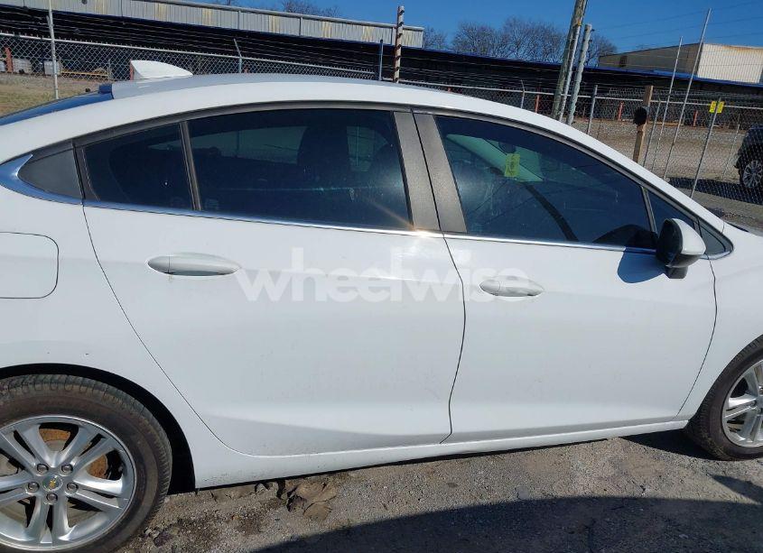 Photo 13 of 2017 Chevrolet Cruze LT AUTO (VIN 1G1BE5SM8H7100172)