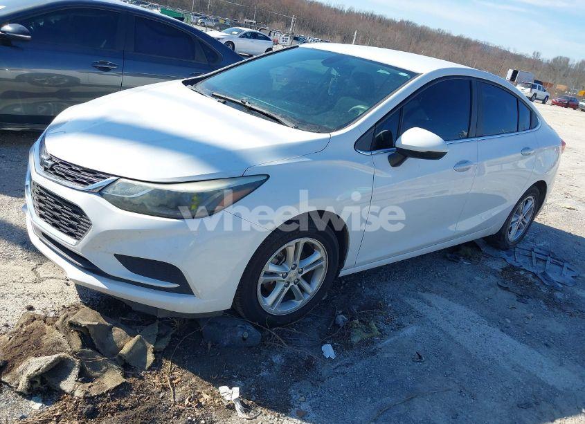 Photo 2 of 2017 Chevrolet Cruze LT AUTO (VIN 1G1BE5SM8H7100172)