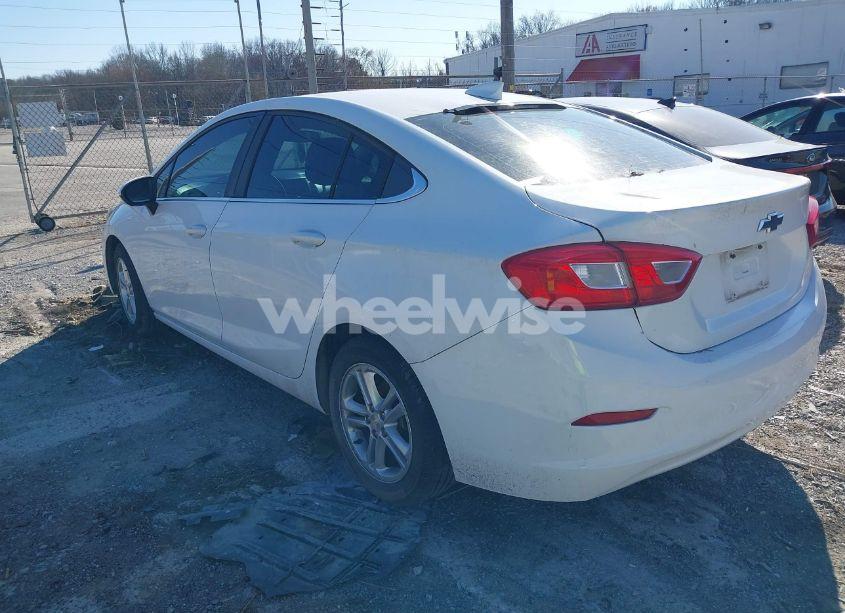 Photo 3 of 2017 Chevrolet Cruze LT AUTO (VIN 1G1BE5SM8H7100172)