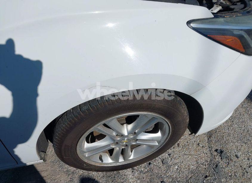 Photo 6 of 2017 Chevrolet Cruze LT AUTO (VIN 1G1BE5SM8H7100172)