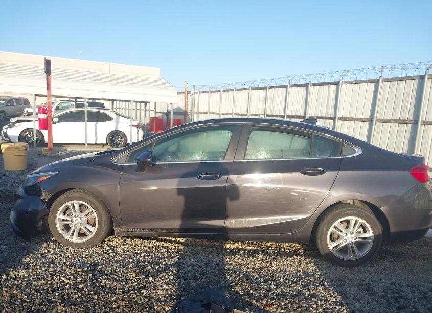 Photo 14 of 2017 Chevrolet Cruze LT AUTO (VIN 1G1BE5SM8H7102116)