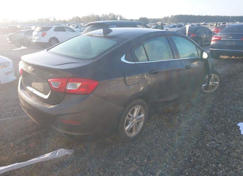 Photo 4 of 2017 Chevrolet Cruze LT AUTO (VIN 1G1BE5SM8H7102116)