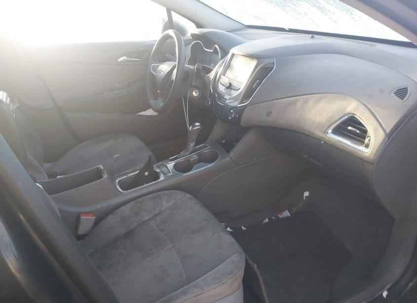 Photo 5 of 2017 Chevrolet Cruze LT AUTO (VIN 1G1BE5SM8H7102116)