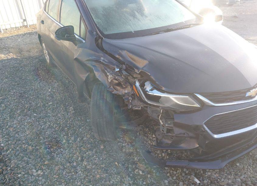 Photo 6 of 2017 Chevrolet Cruze LT AUTO (VIN 1G1BE5SM8H7102116)