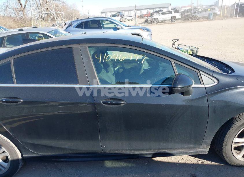 Photo 14 of 2017 Chevrolet Cruze LT AUTO (VIN 1G1BE5SM8H7112841)