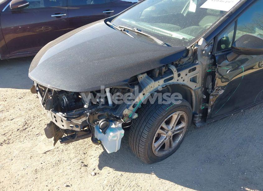 Photo 18 of 2017 Chevrolet Cruze LT AUTO (VIN 1G1BE5SM8H7112841)