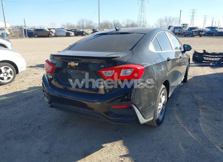 Photo 4 of 2017 Chevrolet Cruze LT AUTO (VIN 1G1BE5SM8H7112841)