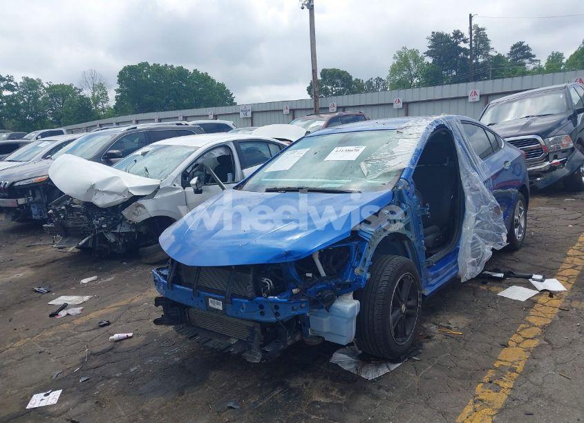 Photo 2 of 2017 Chevrolet Cruze LT AUTO (VIN 1G1BE5SM8H7115433)