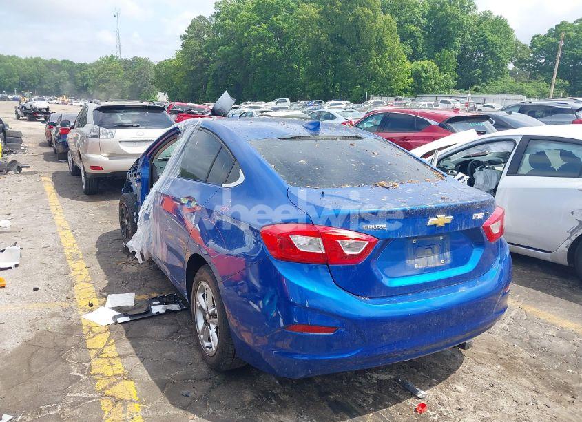 Photo 3 of 2017 Chevrolet Cruze LT AUTO (VIN 1G1BE5SM8H7115433)