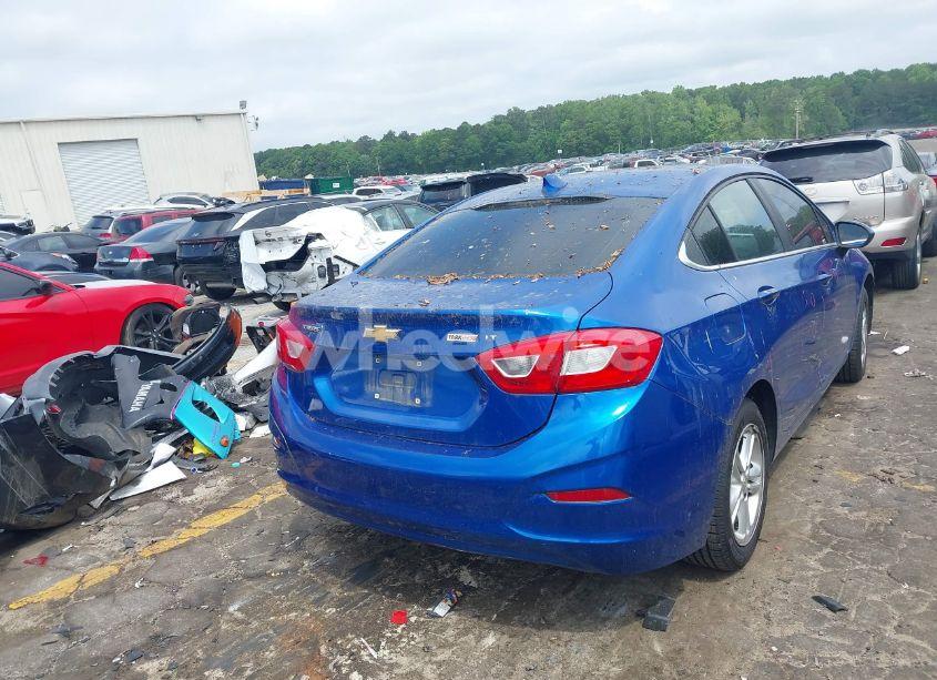 Photo 4 of 2017 Chevrolet Cruze LT AUTO (VIN 1G1BE5SM8H7115433)