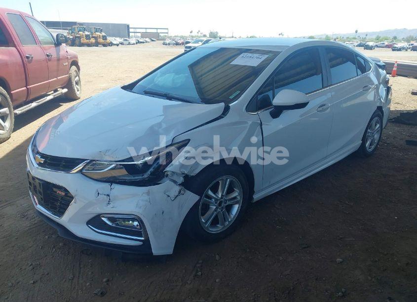 Photo 2 of 2017 Chevrolet Cruze LT AUTO (VIN 1G1BE5SM8H7120714)