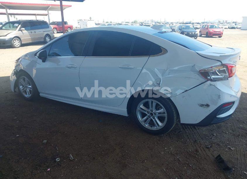 Photo 3 of 2017 Chevrolet Cruze LT AUTO (VIN 1G1BE5SM8H7120714)