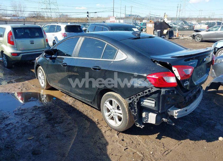 Photo 3 of 2017 Chevrolet Cruze LT AUTO (VIN 1G1BE5SM8H7129073)