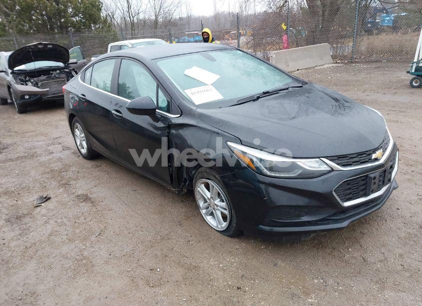 2017 Chevrolet Cruze LT AUTO (VIN 1G1BE5SM8H7136587) main photo