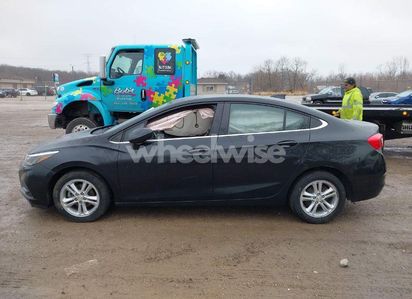 Photo 14 of 2017 Chevrolet Cruze LT AUTO (VIN 1G1BE5SM8H7136587)