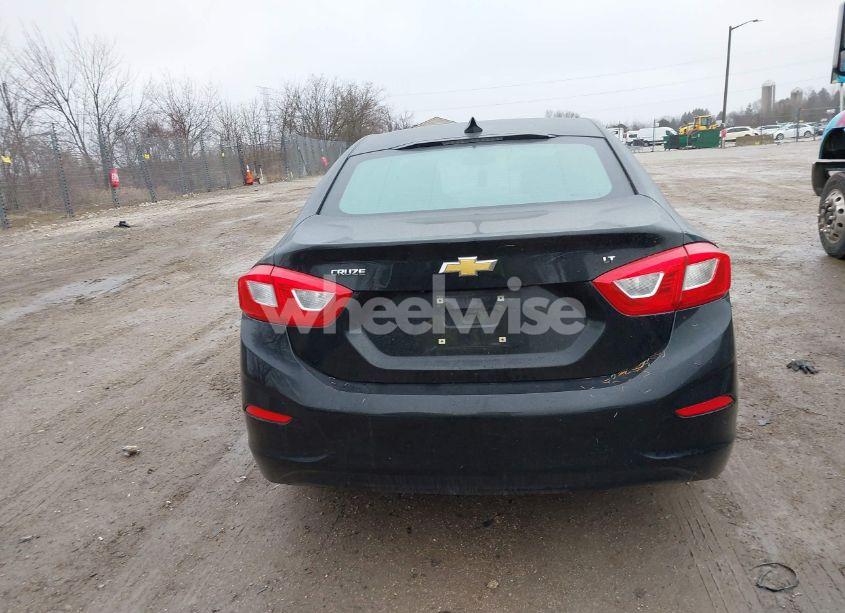 Photo 16 of 2017 Chevrolet Cruze LT AUTO (VIN 1G1BE5SM8H7136587)